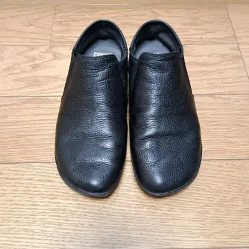 CAMPPER 블랙 가죽 슬립온 로퍼