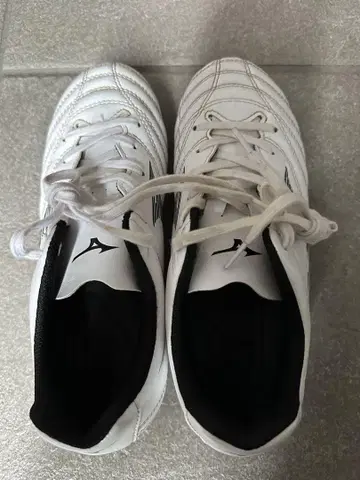 미즈노 축구 스파이크 22.5cm