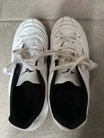 미즈노 축구 스파이크 22.5cm