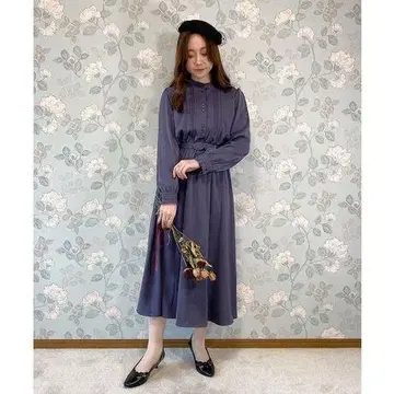 핀 레이스 사용 스탠드 칼라 새틴 원피스 안 아나더 안젤라스