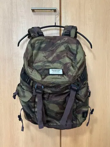 BURTON 카모플라쥬 백팩
