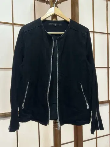 스트레치 데님 블랙 집업 자켓