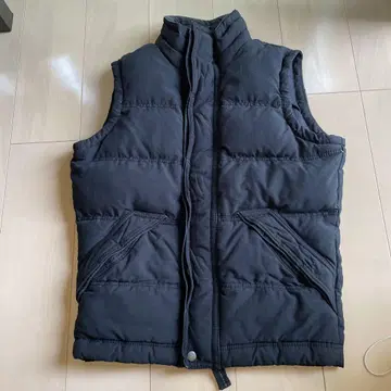 Abercrombie&FItch 다운 베스트 블랙