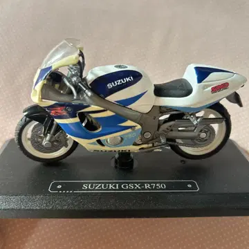 SUZUKI GSX-R750 모델 1/18 다이캐스트