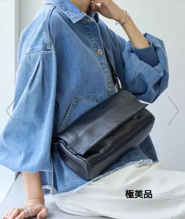 비어즐리 블랙 가죽 숄더백 바디백