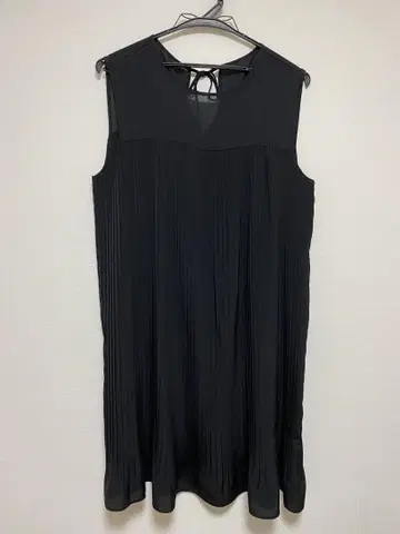 Adam et Rope 블랙 플리츠 드레스 38
