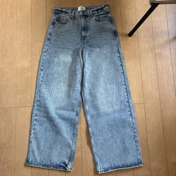 scuffers 와이드 레그 데님 별 모양 자수 포함