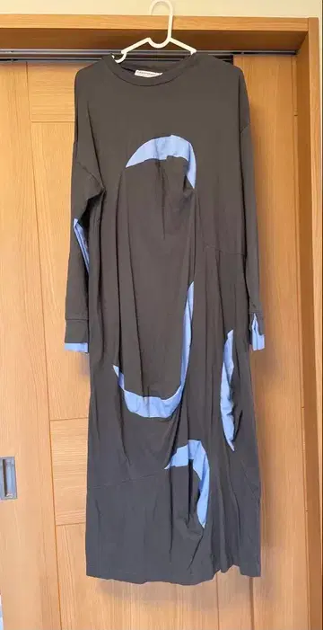 nagonstans 나곤스탠스 긴팔 원피스 S 블랙 x 블루 파란색