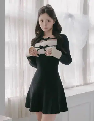 Darich 리본 퍼 플레어 니트 미니 원피스