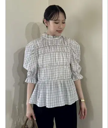 미라 오웬 셔링 페플럼 프릴 블라우스 택 포함 새상품