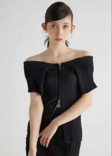 택 포함 새상품 rienda BIG 컬러 오프숄더 Knit 블랙