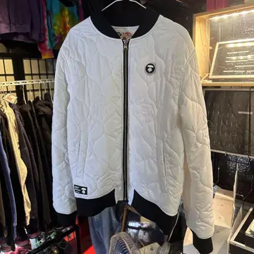 Aape XL 화이트 퀼팅 자켓