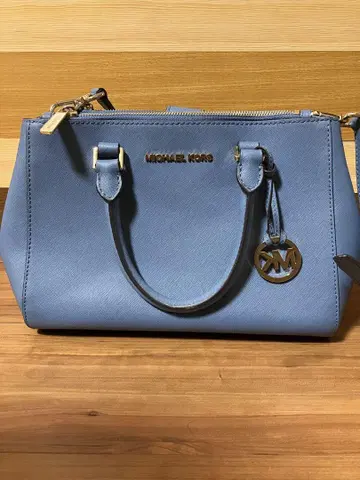 MICHAEL KORS 라이트 블루 숄더백