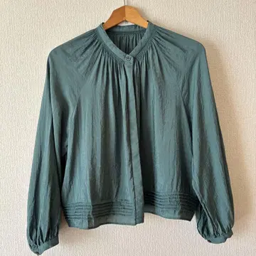 유나이티드 애로우즈 그린 개더 긴팔 셔츠 핀턱 조개 단추