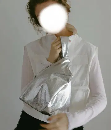 실버 핸드백 합성 피혁