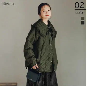 카키 퀼팅 자켓 프릴 포함