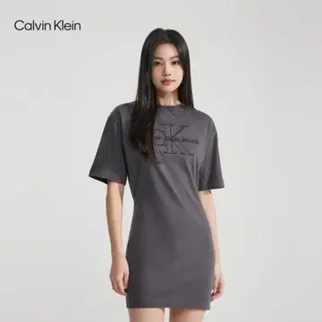 Calvin Klein 그레이 T셔츠 M 사이즈