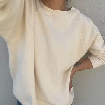 hanes 크림색 래글런 슬리브 맨투맨