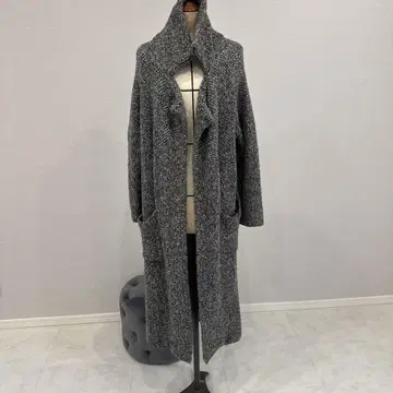 후드 부착 그레이 계열 롱 코트 ZARA