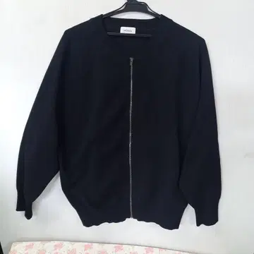 MOGA 블랙 집업 점퍼