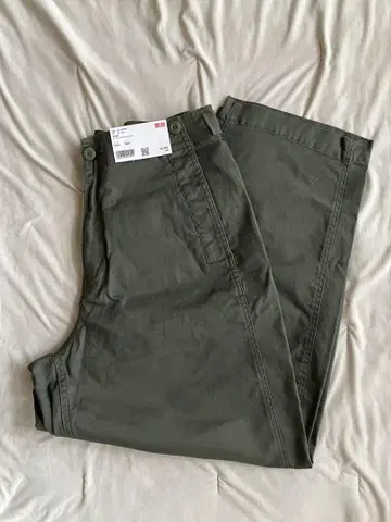 유니클로 UNIQLO 코튼 와이드 팬츠 67 올리브 택 포함 카고 팬츠