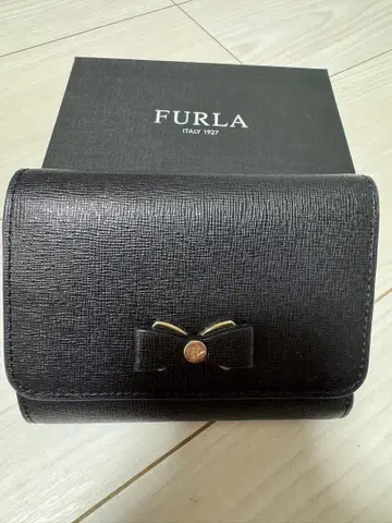 FURLA 블랙 리본 접이식 지갑