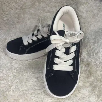 새상품급 룸톤 버디 / 피로를 덜어주는 가벼운 메리노울 신발 23.5cm