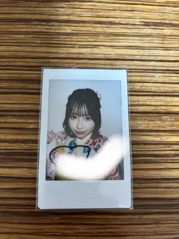 사쿠라바 하루카 후리소데 폴라로이드 사인 포함