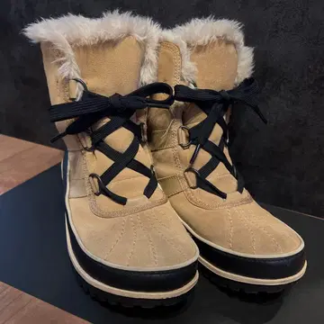 SOREL 퍼 베이지 부츠