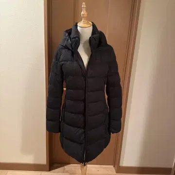 유니클로 후드 부착 롱 다운 자켓 짙은 그레이