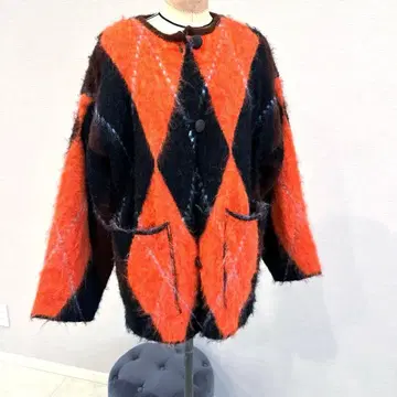 오렌지와 블랙 다이아몬드 무늬 니트 가디건 ZARA