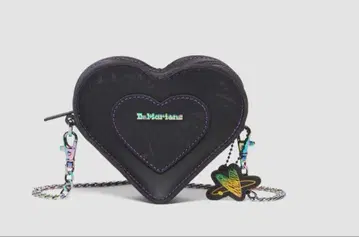 Dr.Martens BT21 콜라보 마이크로 하트 백
