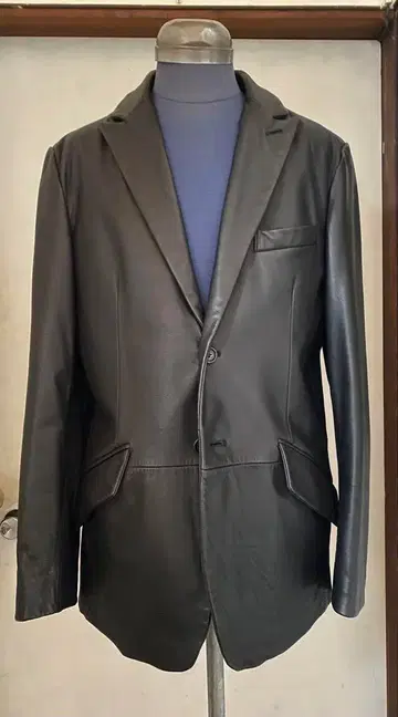 [ BANANAREPUBLIC ] 바나나리퍼블릭 피크 라펠 가죽 자켓