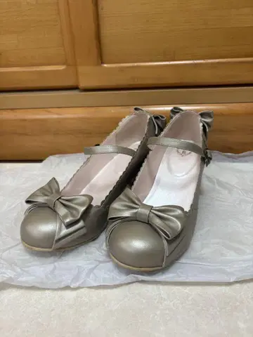 [ 레어 ] BABY 앤티크 리본 신발 골드