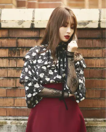 Her lip to 꽃무늬 블라우스