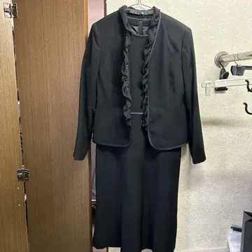 블랙 원피스 수트 프릴 자켓