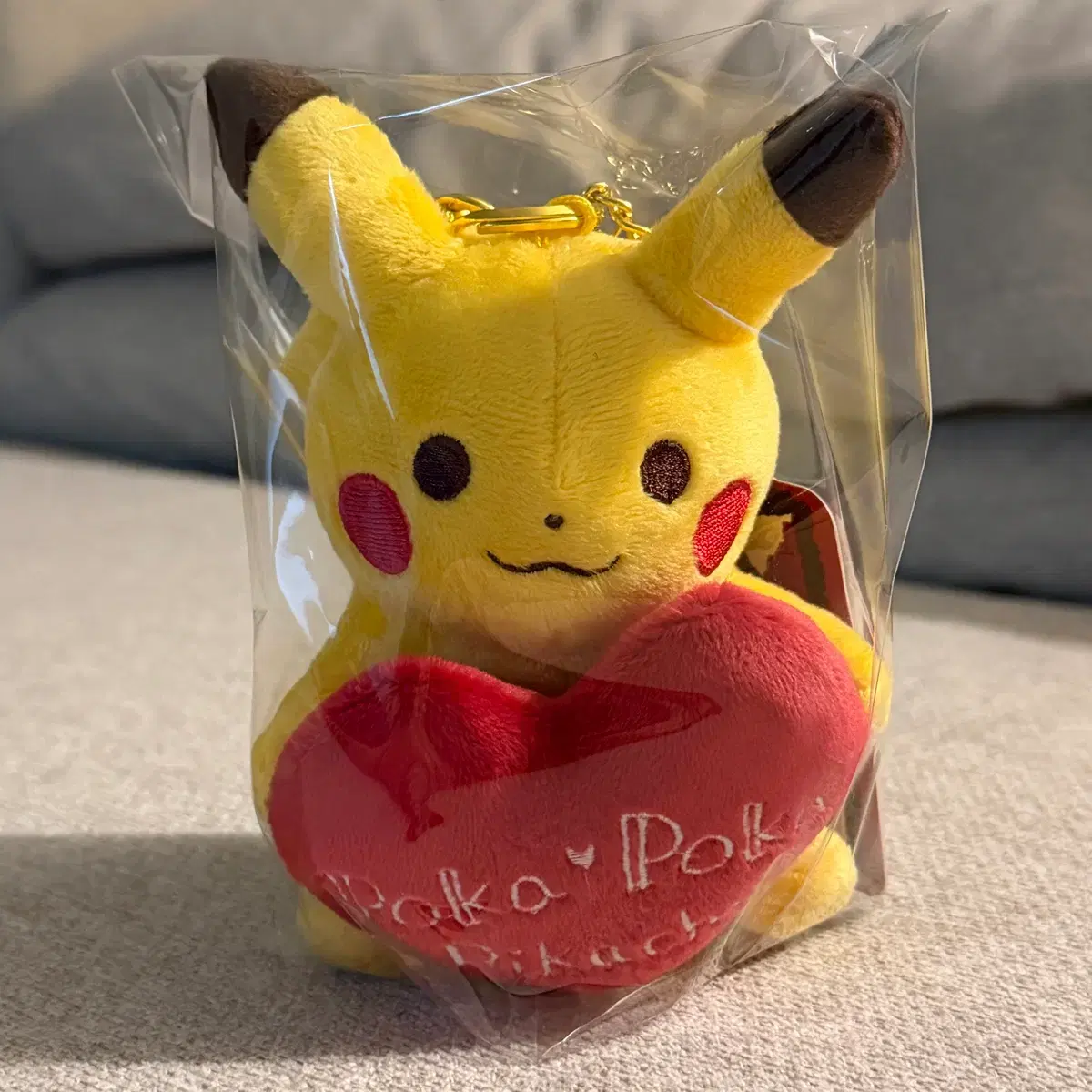Pokemon Center 2019 Poca Poca Heart Pikachu Keyring