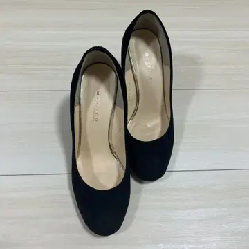 블랙 스웨이드 펌프스 레오파드 무늬 힐