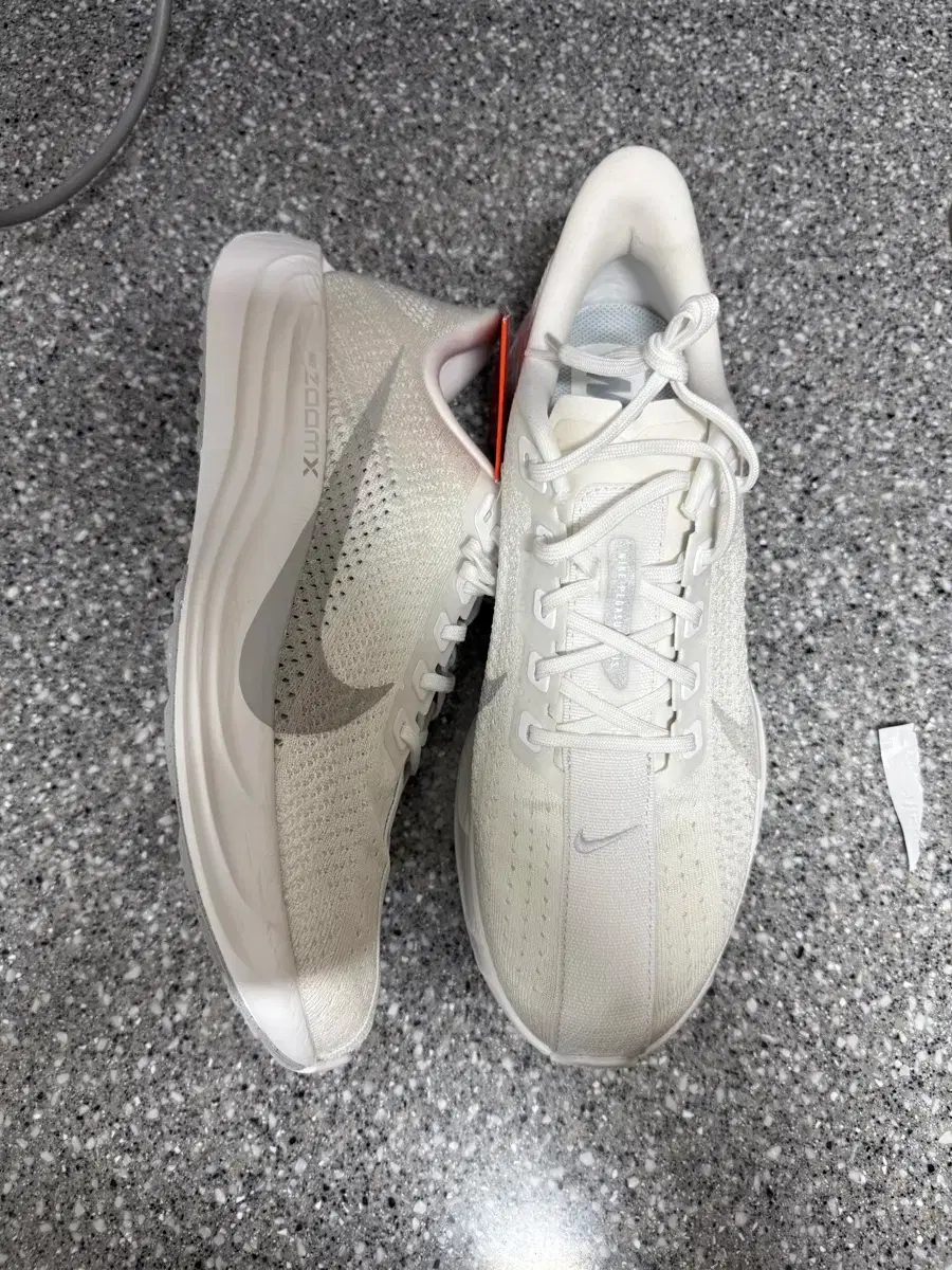 NIKE | 나이키 Nike Flex Trainer sneakers, 230mm (like new), hot pink color,  #핫핑크,#트레이너,#플렉스,#나이키,#운동화 on Bunjang Global Site.