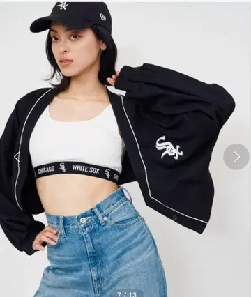 BTTF 블랙 크롭 후드티