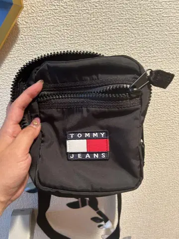 TOMMY JEANS 타미힐피거 청바지 숄더백 사코슈 블랙