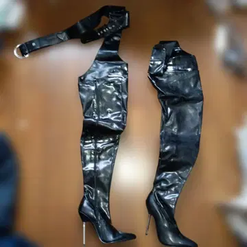 벨트 포함 블랙 하이힐 니하이 부츠