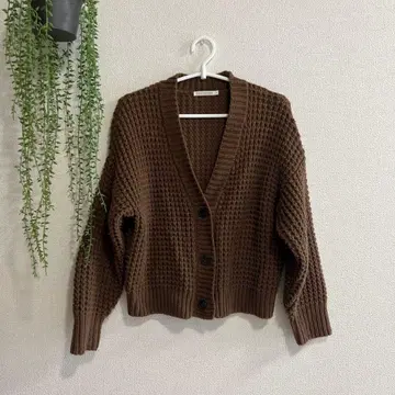 BROWNY STANDARD 브라운 V넥 버튼 짜임 패턴 가디건