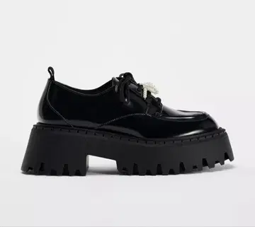 ZARA 비쥬 장식 레이스업 통굽 신발 36