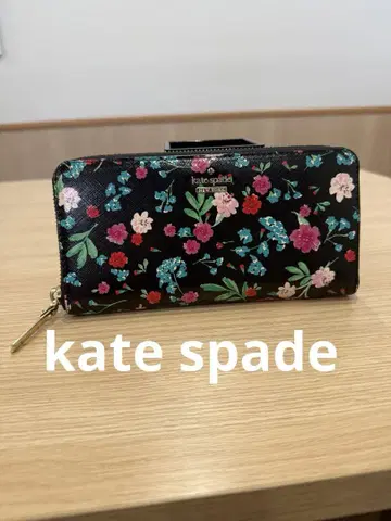 새상품급 kate spade 꽃무늬 장지갑