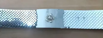 메탈 벨트 꽃 모티브 밴딩