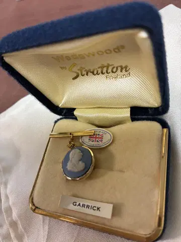 Wedgwood Stratton Garrick 넥타이핀