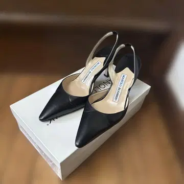 마놀로 블라닉 펌프스 백 스트랩 34