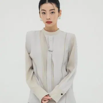 유나이티드 도쿄 소프트 패턴 파이핑 블라우스 여성용