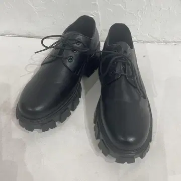 블랙 가죽 통굽 로퍼
